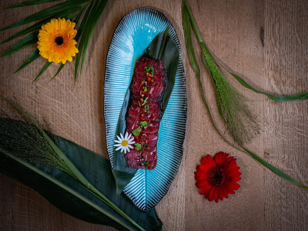 Beef Tataki with Passion Fruit Sauce Maui Restaurant Munich | MAUI Hawasian & Vietnamese Restaurant München