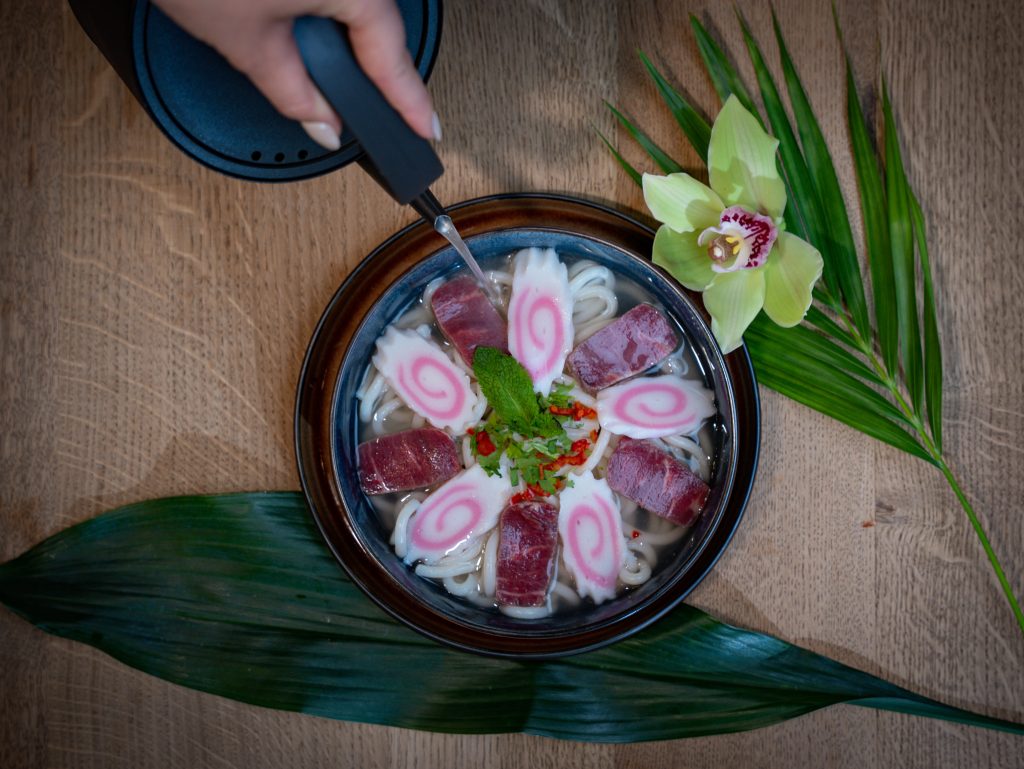 Saimin Noodle Soup lecker und frisch Maui Restaurant | MAUI Hawasian & Vietnamese Restaurant München